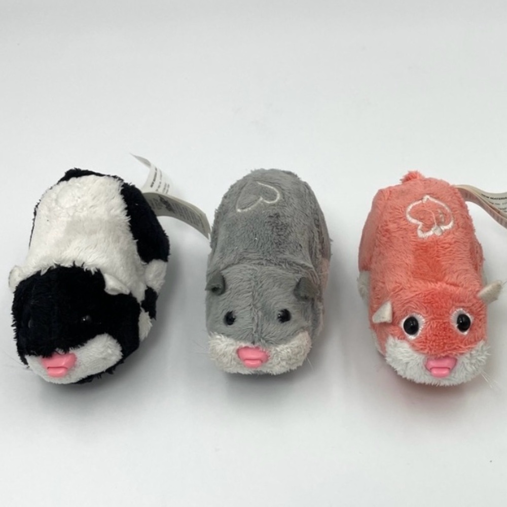 Zhu Zhu Pets Hamsters Winkie Peachy Num Nums